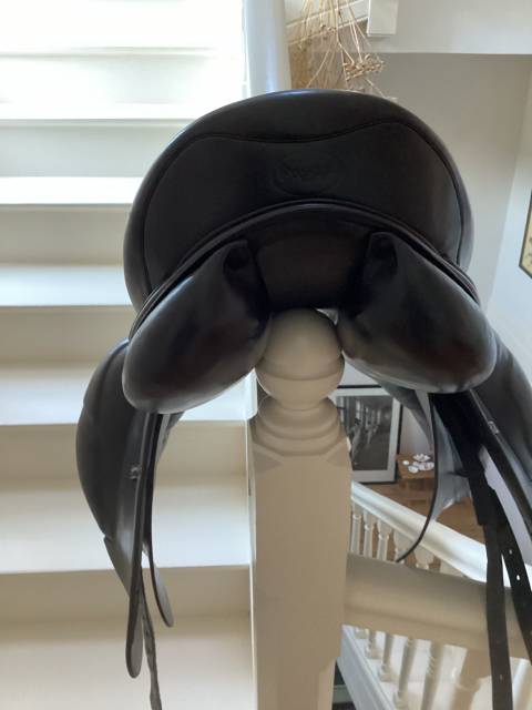 Vend selle dressage Prestige Optimax2  17 pouces. 
