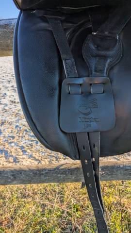 Selle de dressage Eric Thomas 17"