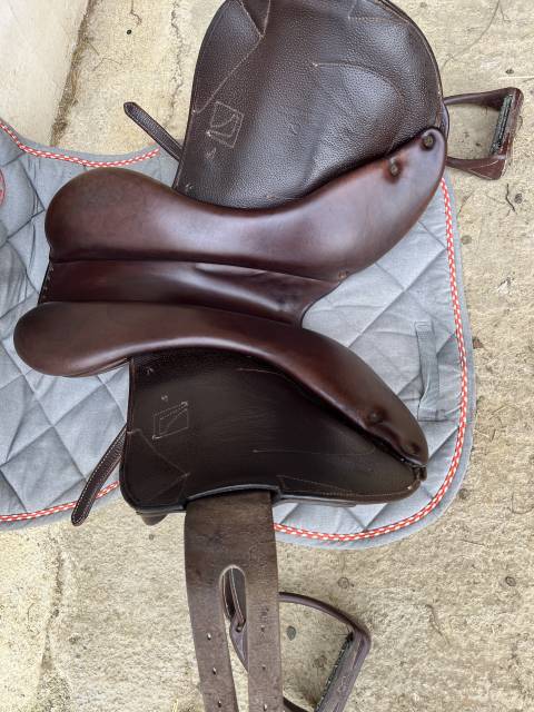 Selle mono quartier childeric 