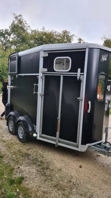 Van ifor williams hb506 2 places