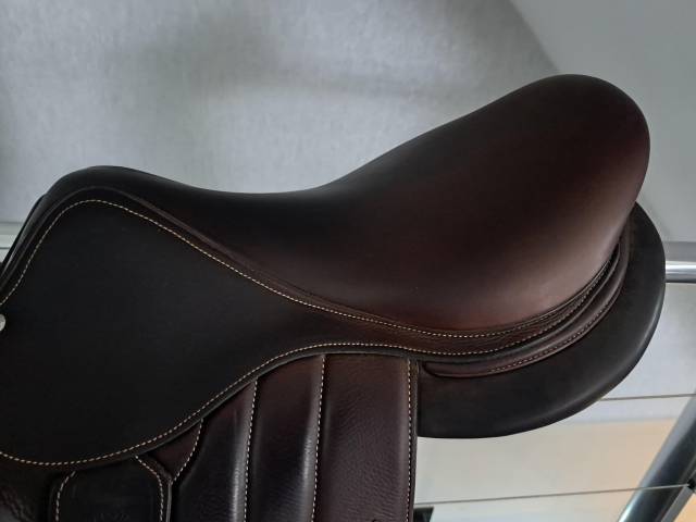 SELLE FORESTIER SELLIER SEOUL TOUTE VEAU CHATAIGNE 17.5