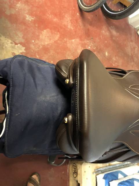 Selle d&rsquo;obstacle comme neuve 