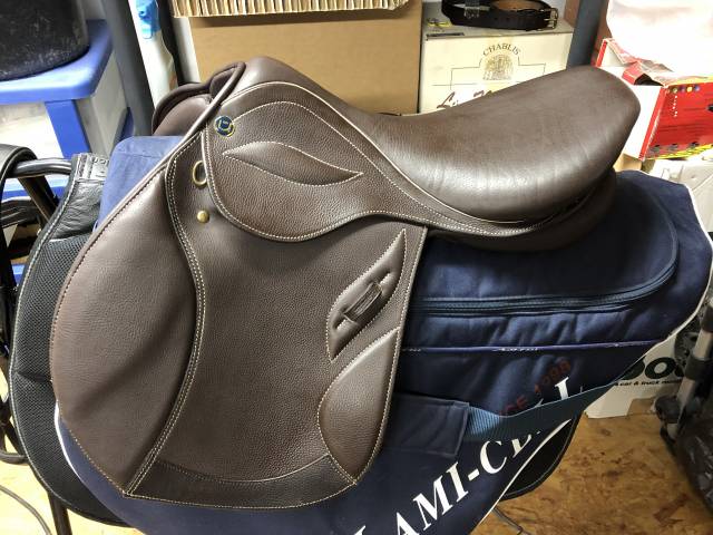 Selle d&rsquo;obstacle comme neuve 