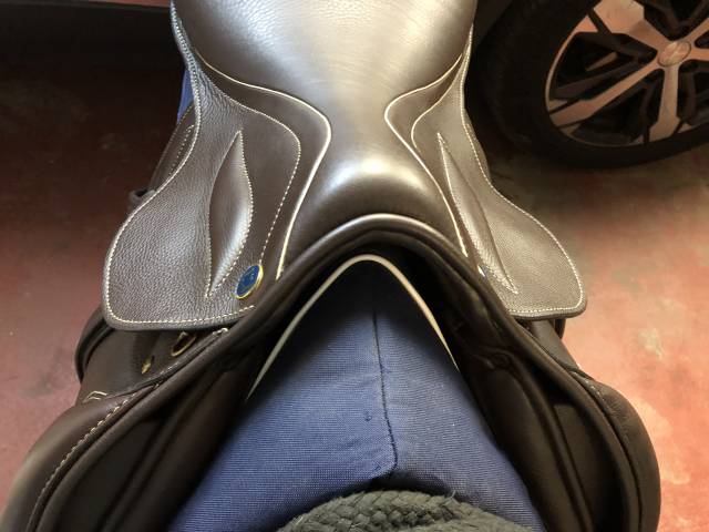 Selle d&rsquo;obstacle comme neuve 