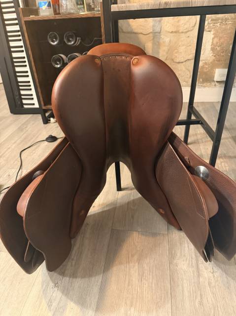 Selle Meyer 17 de 2023 &eacute;tat parfait