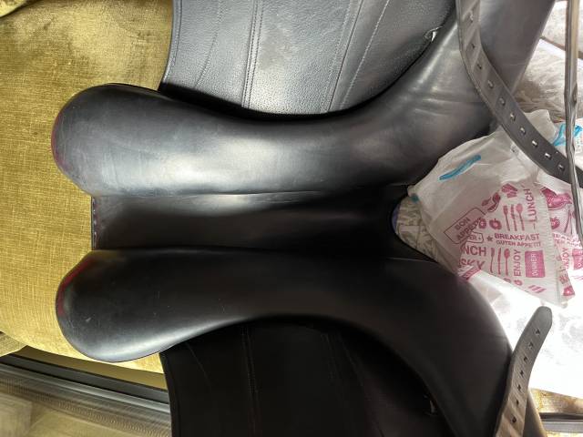 Selle de dressage Childeric eqquipee