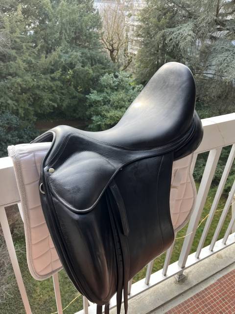 Selle de dressage Childeric eqquipee