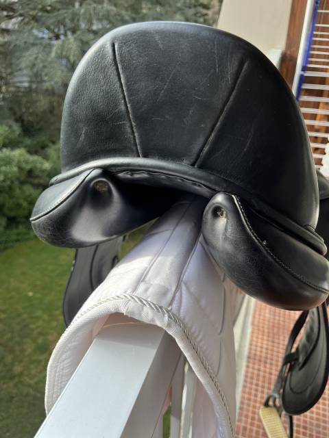 Selle de dressage Childeric eqquipee