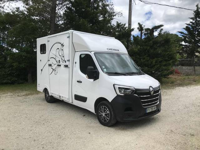 Renault master carrosserie neuve 10/2021 80 000 kms