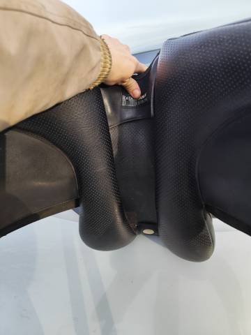 Selle Wintec Pony dressage 16 pouces 