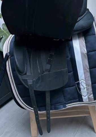 Selle de dressage Wintec Pro Hart am&eacute;lior&eacute;e 2024