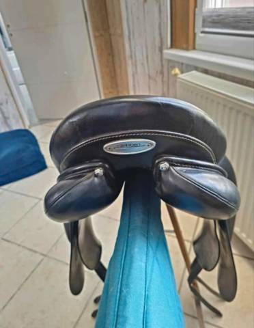 Selle dressage stubben 17"