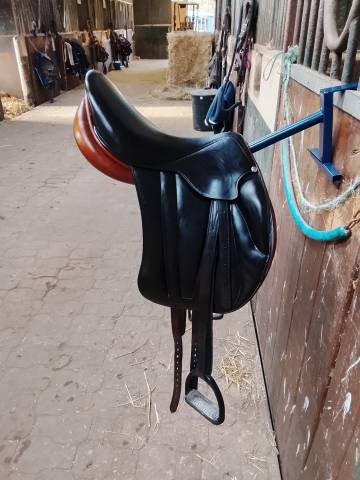 Selle de dressage