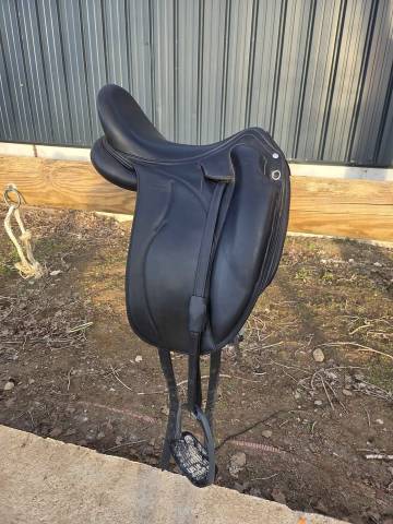 selle DRESSAGE DEVOUCOUX 17,5