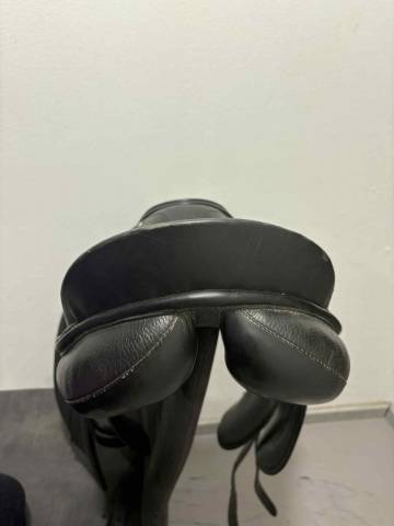 Selle de dressage &agrave; vendre