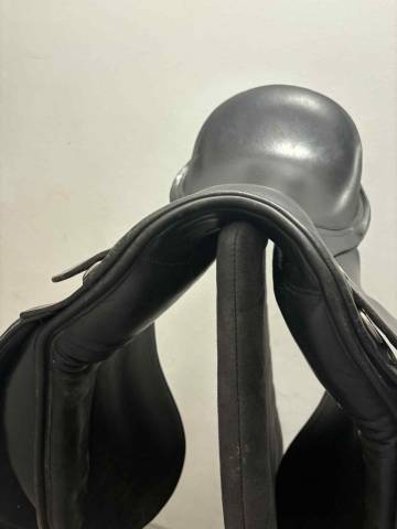 Selle de dressage &agrave; vendre