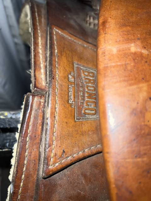 Selle western Bronco sp&eacute;cial