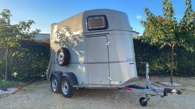 à vendre – van 2 chevaux