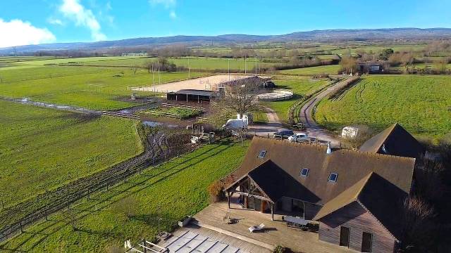 Propriété équestre avec villa avec piscine