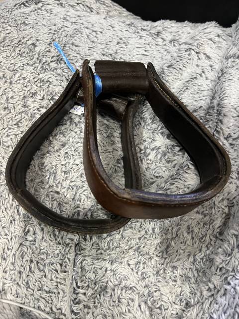 Étrier cheval cavalier équitation  Western cuir et clas