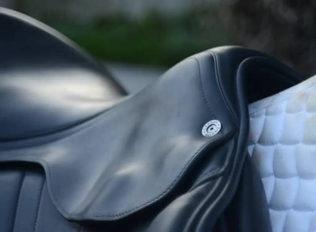 Selle EQUIPE en cuir noir