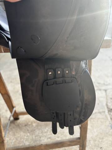 Selle de dressage brune 