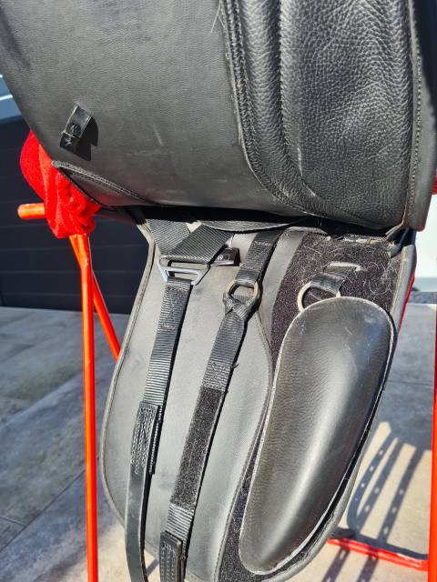 Selle dressage Thorowgood T8 haut de garrot