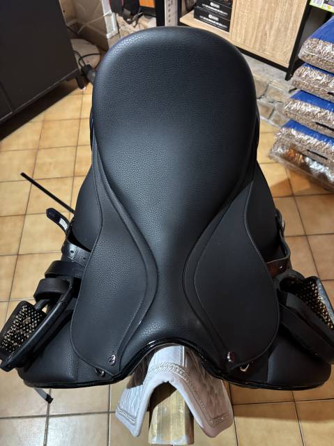 Selle dressage Norton pro 18&rsquo;