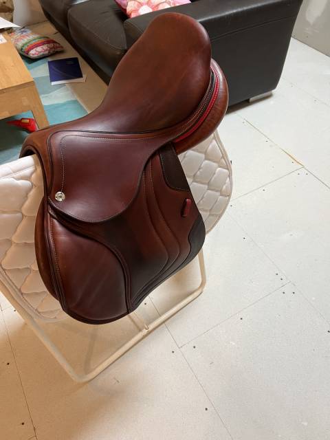 CWD - Selle Optim Close Contact 17''