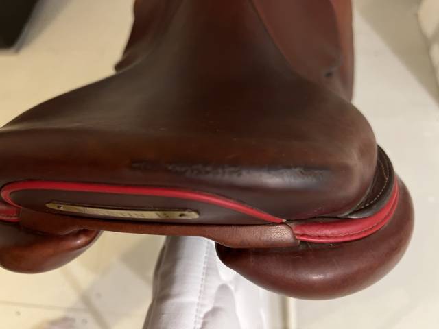 CWD - Selle Optim Close Contact 17''