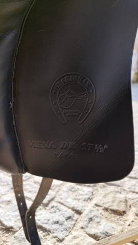 Selle de dressage Marjoman &ndash; Mod&egrave;le VERA D &ndash; 17,5"