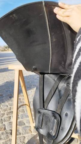 Selle de dressage Marjoman &ndash; Mod&egrave;le VERA D &ndash; 17,5"