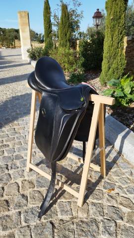 Selle de dressage Marjoman &ndash; Mod&egrave;le VERA D &ndash; 17,5"
