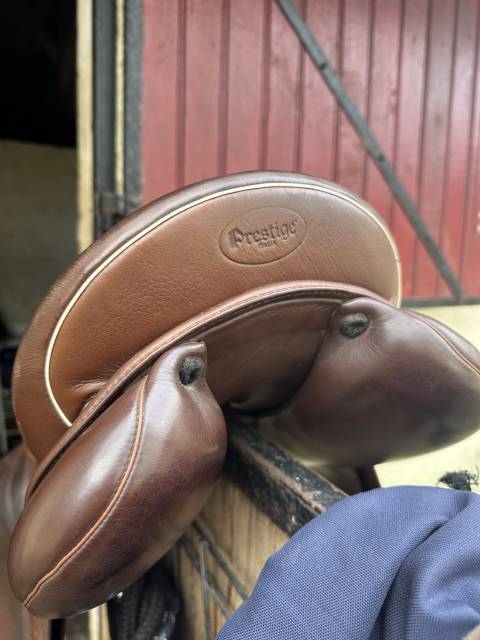 Selle prestige GP 17 pouces / arcade 35
