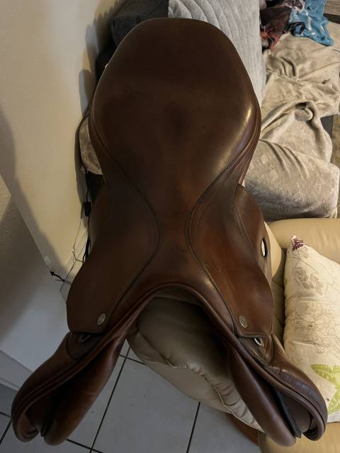 Selle &Eacute;QUIPE 17,5