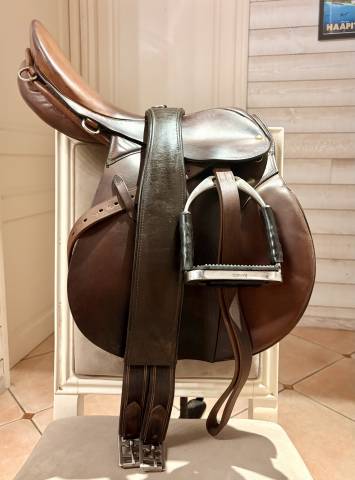 Selle Stubben 17.5 toute &eacute;quip&eacute;e