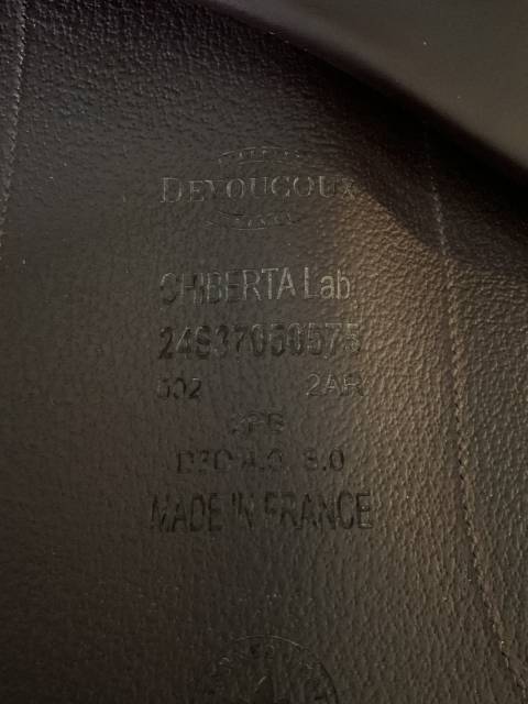 CHIBERTA LAB Havane 17,5 2 A avec sangle et &eacute;trivi&egrave;res 