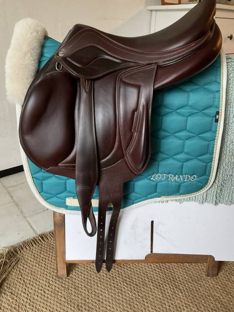 Chiberta lab havane 17,5 2 a avec sangle et étrivières