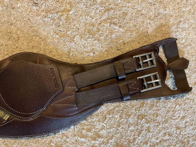 CHIBERTA LAB Havane 17,5 2 A avec sangle et &eacute;trivi&egrave;res 