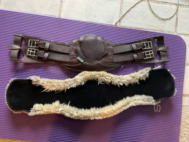 CHIBERTA LAB Havane 17,5 2 A avec sangle et &eacute;trivi&egrave;res 