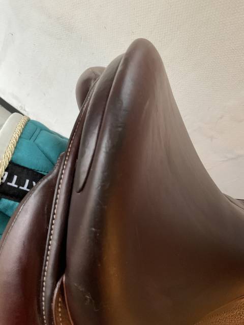 CHIBERTA LAB Havane 17,5 2 A avec sangle et &eacute;trivi&egrave;res 