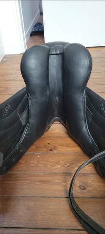 Selle de dressage Eric Thomas 