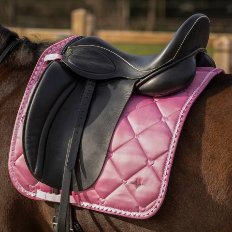 Tapis de selle Lyvia DRESSAGE - QHP - Confort et respirabilit&eacute;