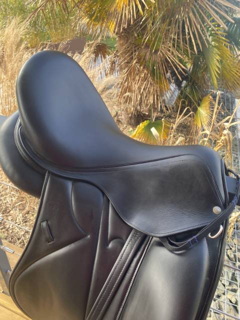 Selle de dressage Devoucoux 