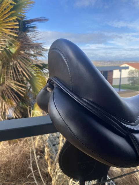 Selle de dressage Devoucoux 