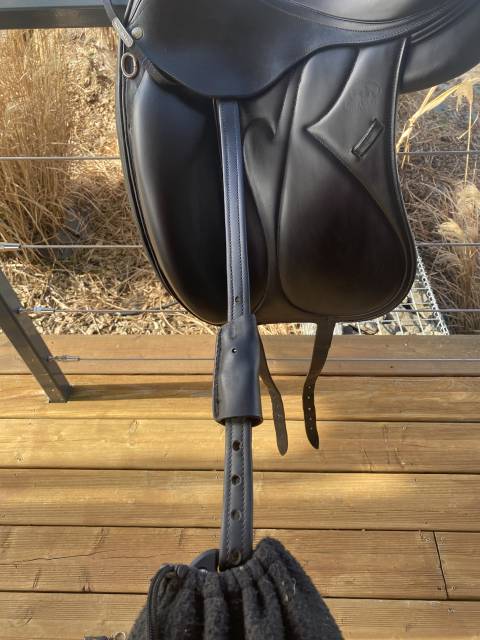 Selle de dressage Devoucoux 