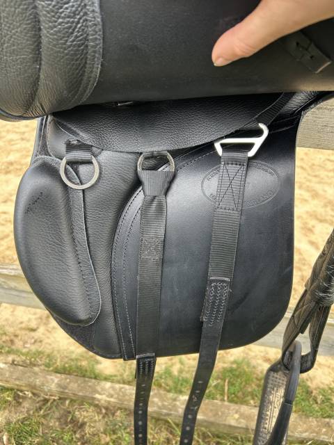 Selle Kent and Masters S-series Low Wither GP 17" Noire