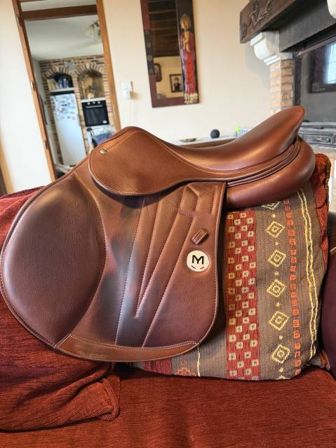 Selle Meyer doubl&eacute;e veau 17,5 &ndash; &Eacute;tat quasi neuf 