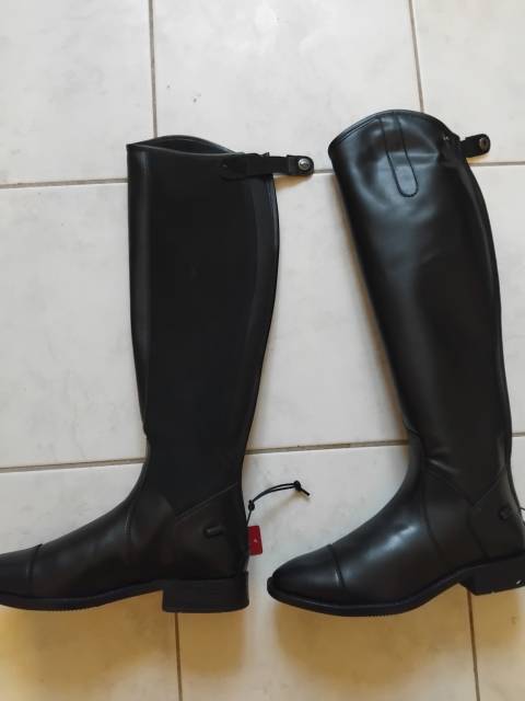 Bottes d'&eacute;quitation neuves 