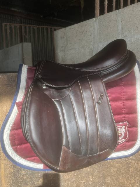 Selle Forestier SEOUL 2023 18&nbsp;pouces 